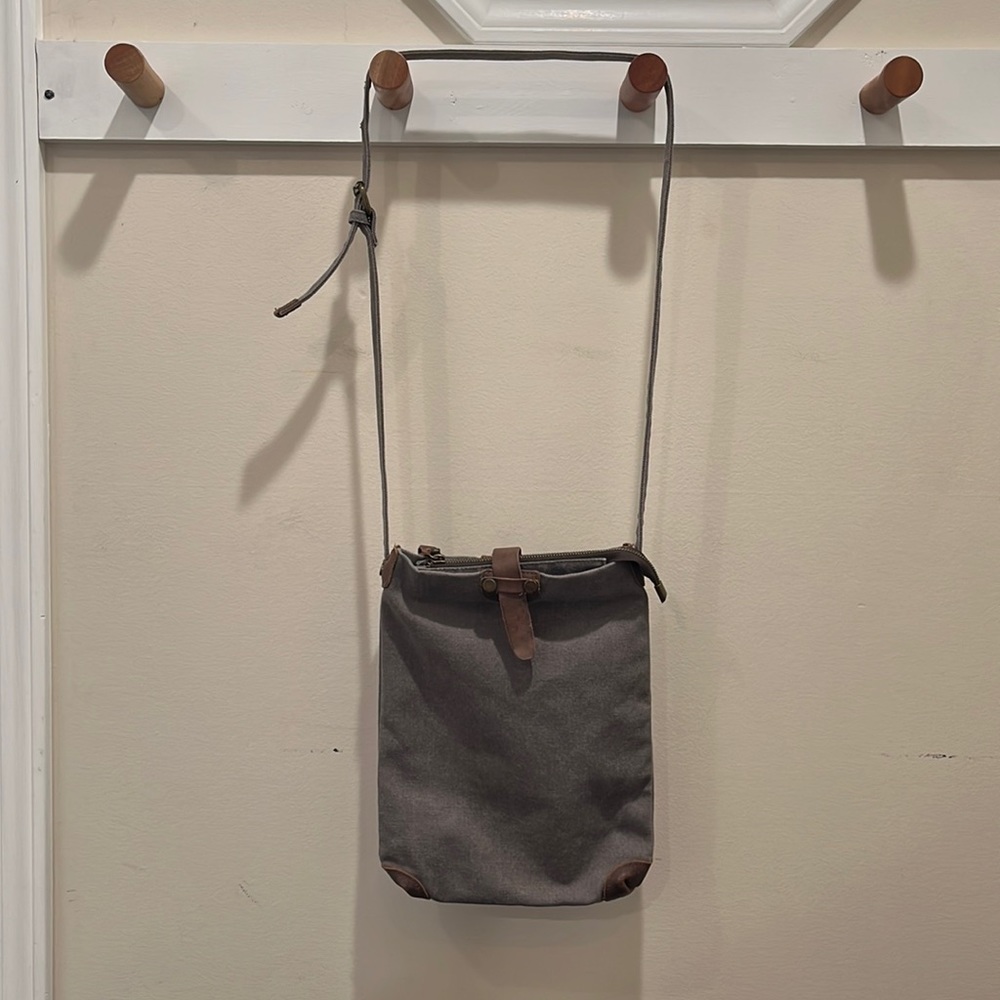 Canvas Crossbody Shoulder Bag in Gray with Brown Trim